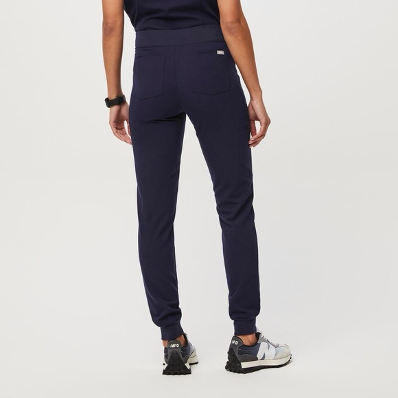 Figs Zamora Jogger Scrub Pants in Navy XSP - Picture 3 of 5